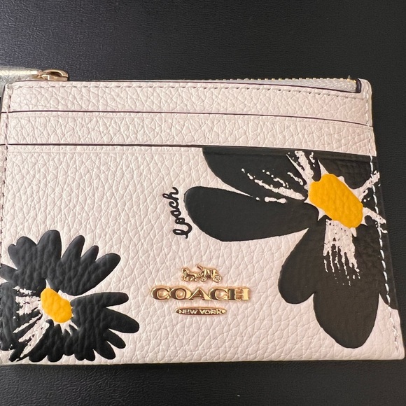 Coach gorgeous, NWT, Floral ID card case with split key ring in Gold/Chalk Multi - Picture 3 of 12